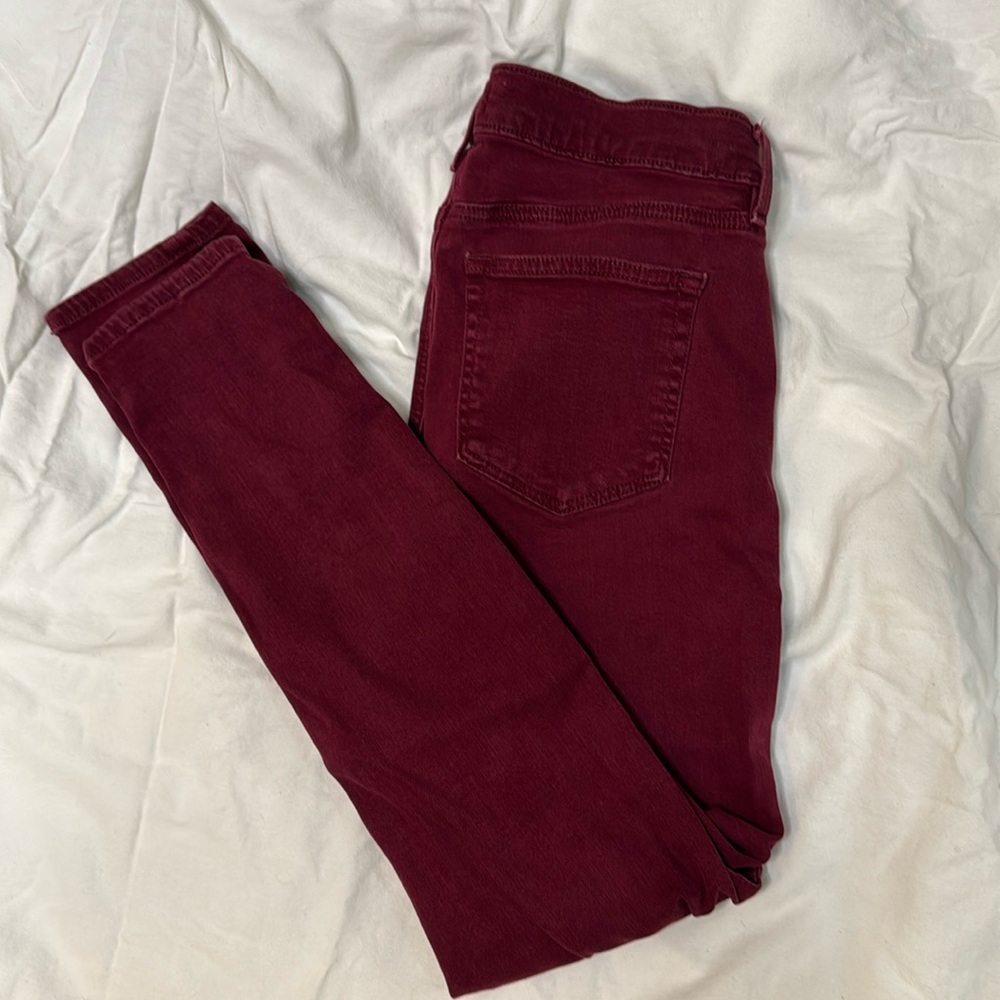 Loft Modern Skinny Jeans in burgundy. Size 8/29P. Great condition.